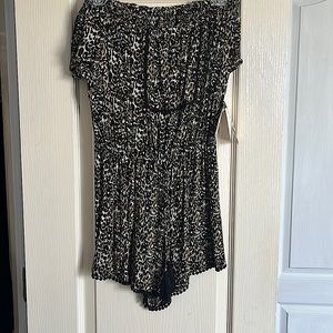 Cheetah-print off the shoulder romper brand new with tags bought from Kohls.